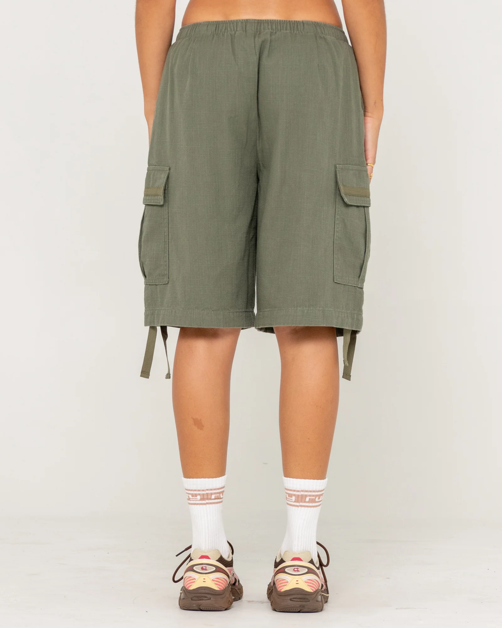 Bermuda Rusty River Low Rise Baggy Cargo Short Shadow Army - Image 3