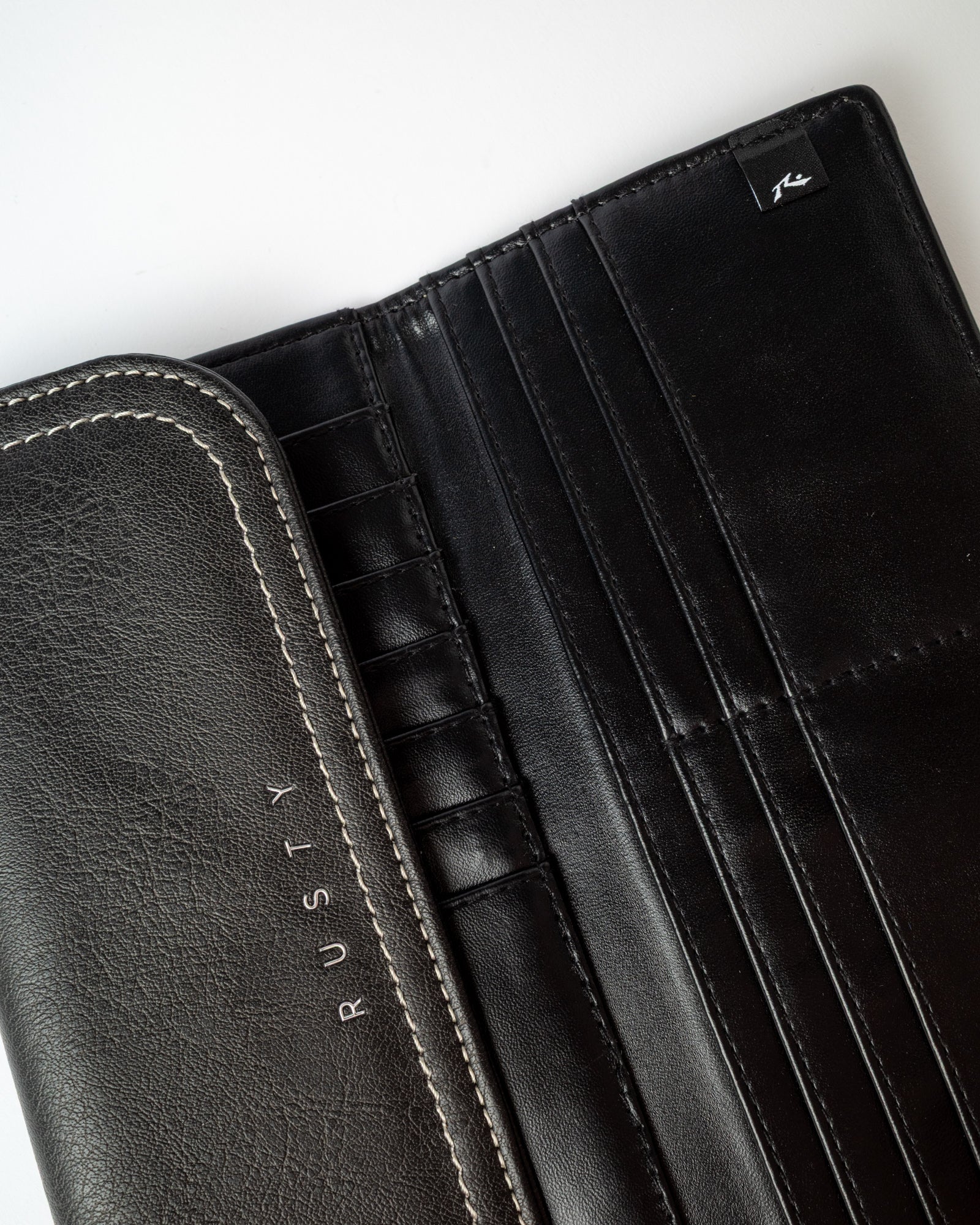 Billetera Mallory Flap Wallet Black - Image 5