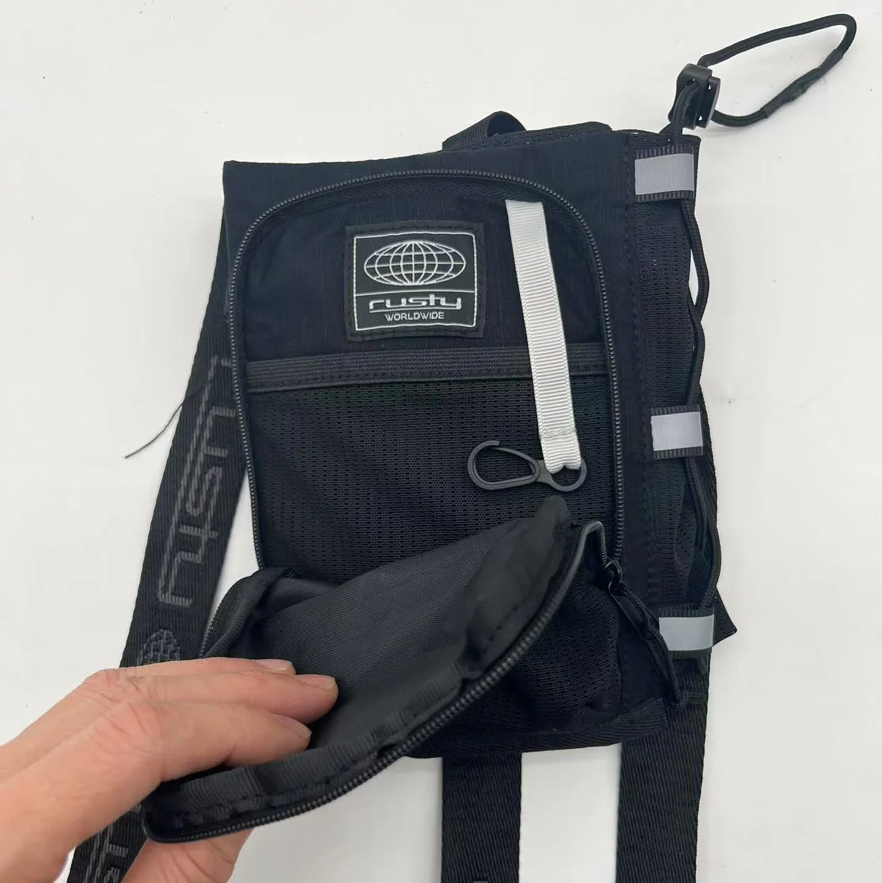 Bolso Botella Tripping Bag Black - Image 5