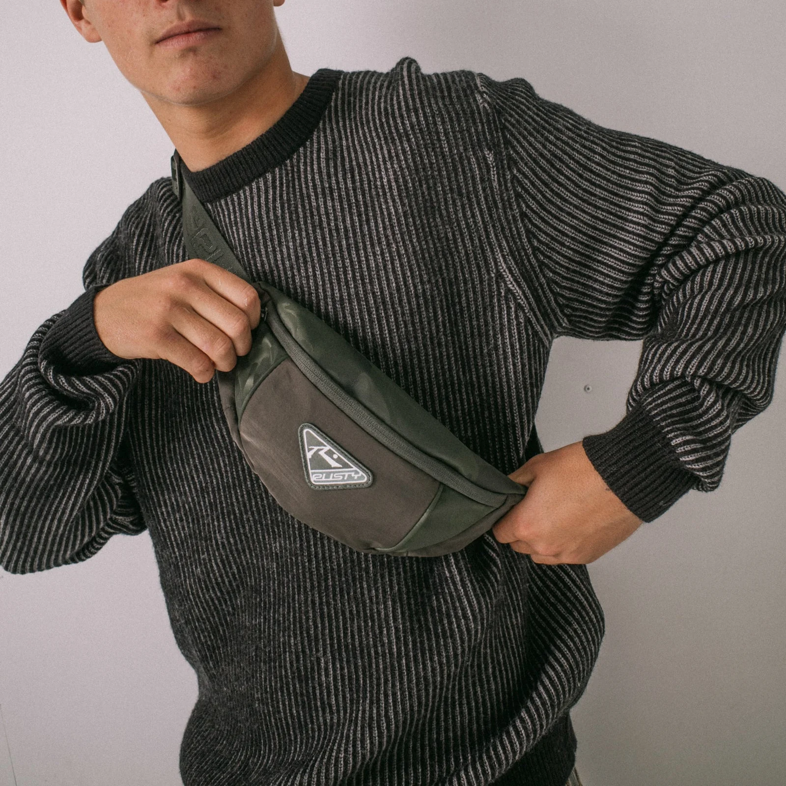 Bolso Trisector Crossbody Bag Shadow Army - Image 3