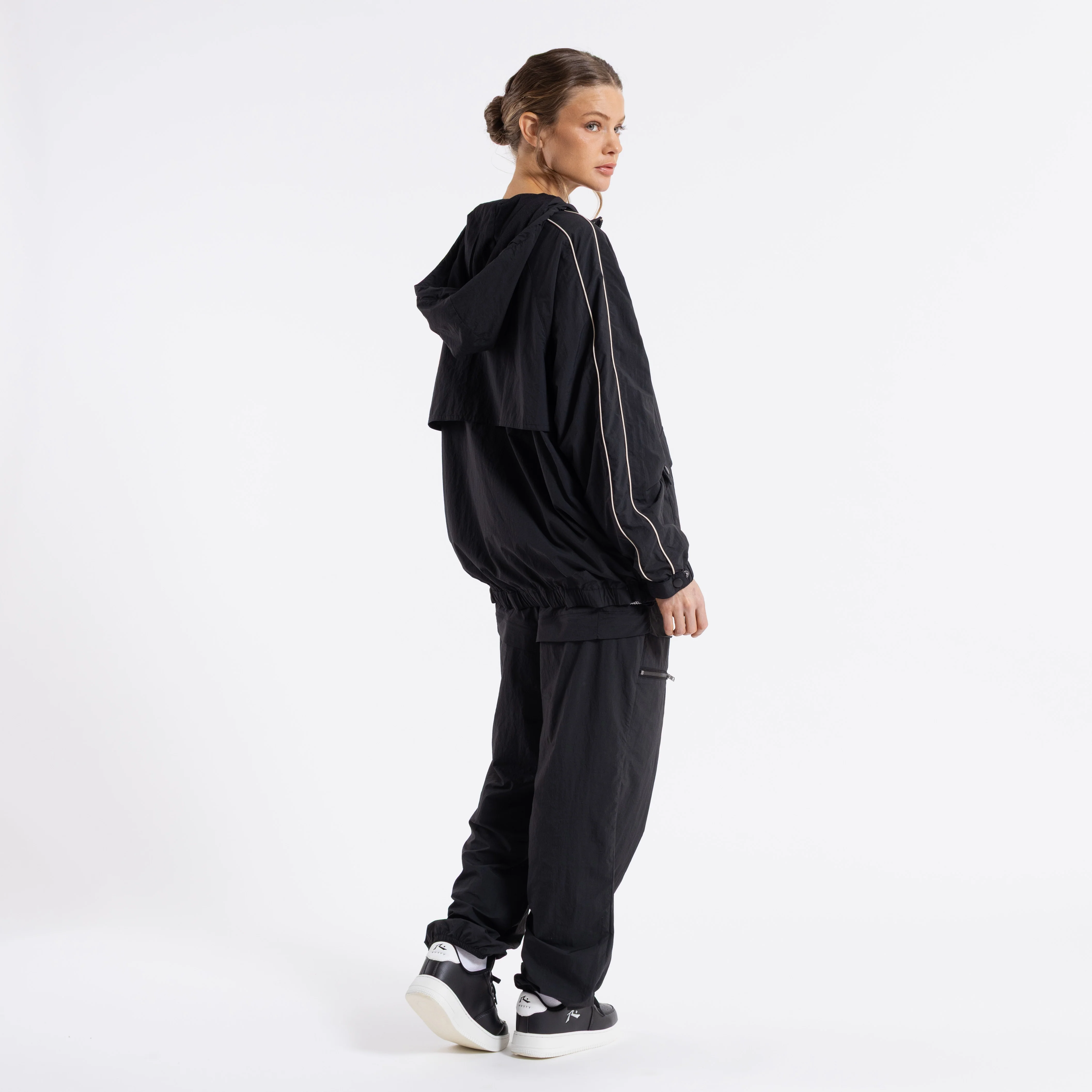 Campera Liviana Cruel Summer Windbreaker Jacket Black - Image 5