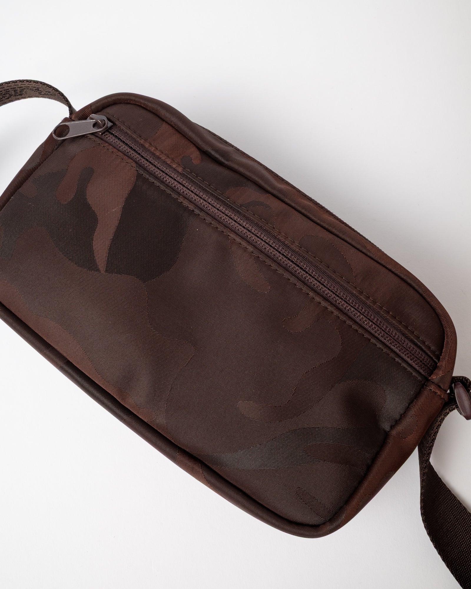 Cartera Stellar Nylon Camo Side Bag Java - Image 5