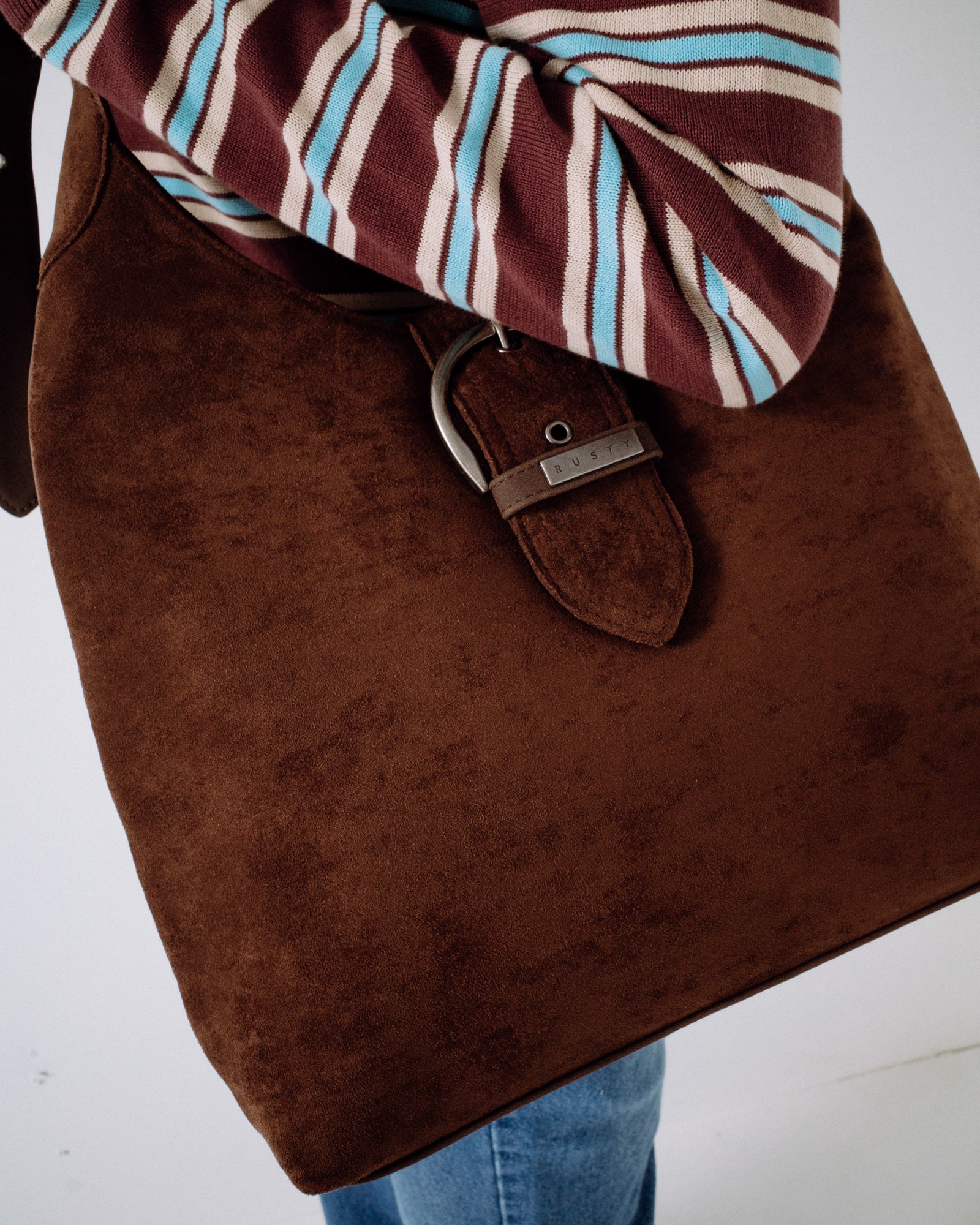 Cartera Rodeo Suede Shoulder Bag Pinecone - Image 3