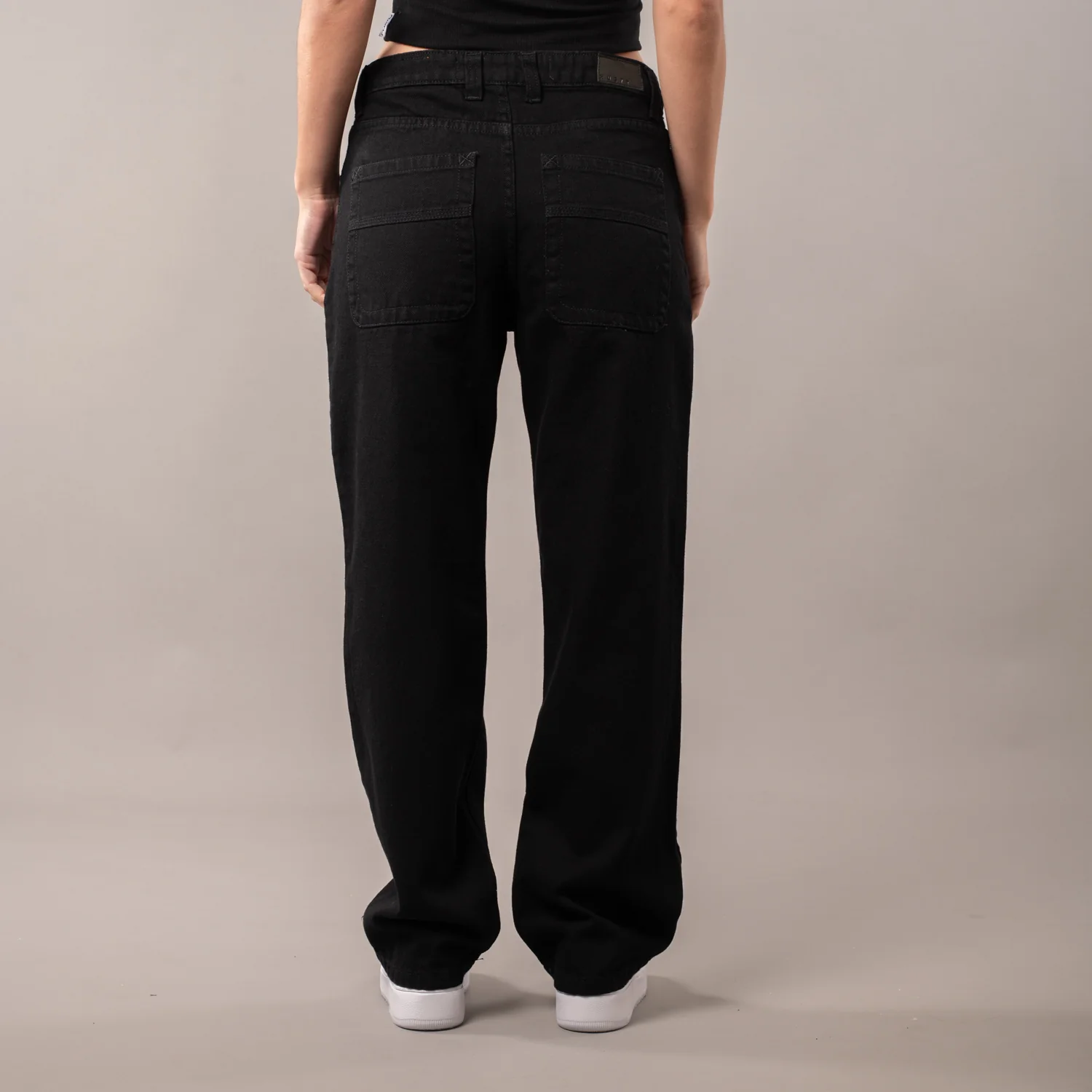 Jean Suzy Straight Low Rise Black - Image 4