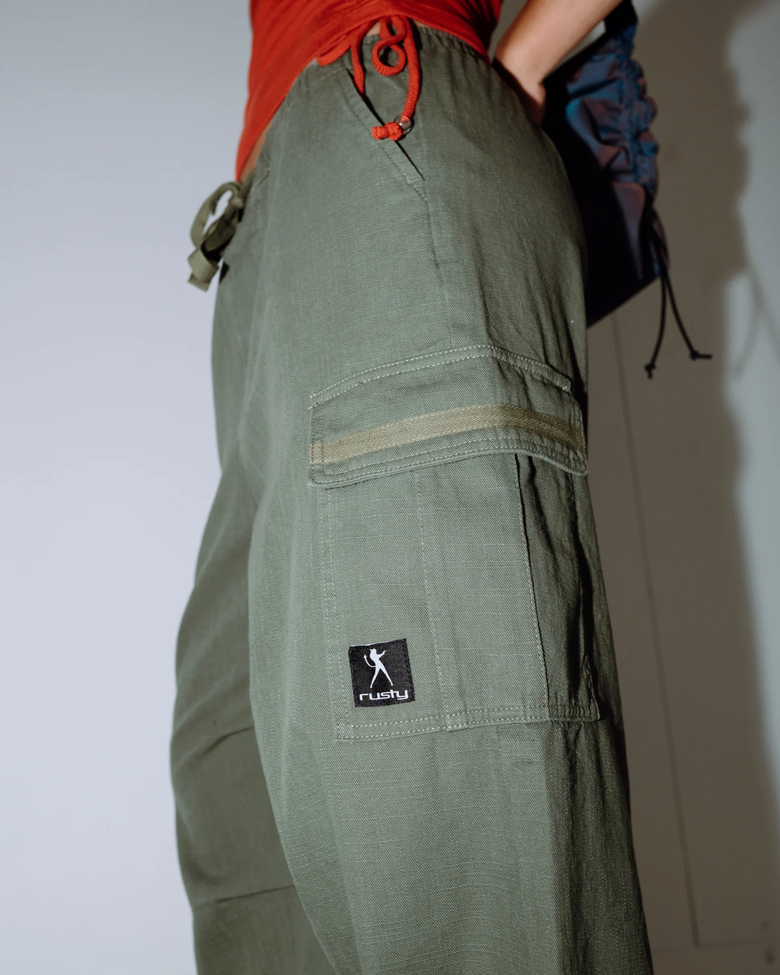 Jean Rusty River Low Rise Baggy Cargo Pant Shadow Army - Image 3