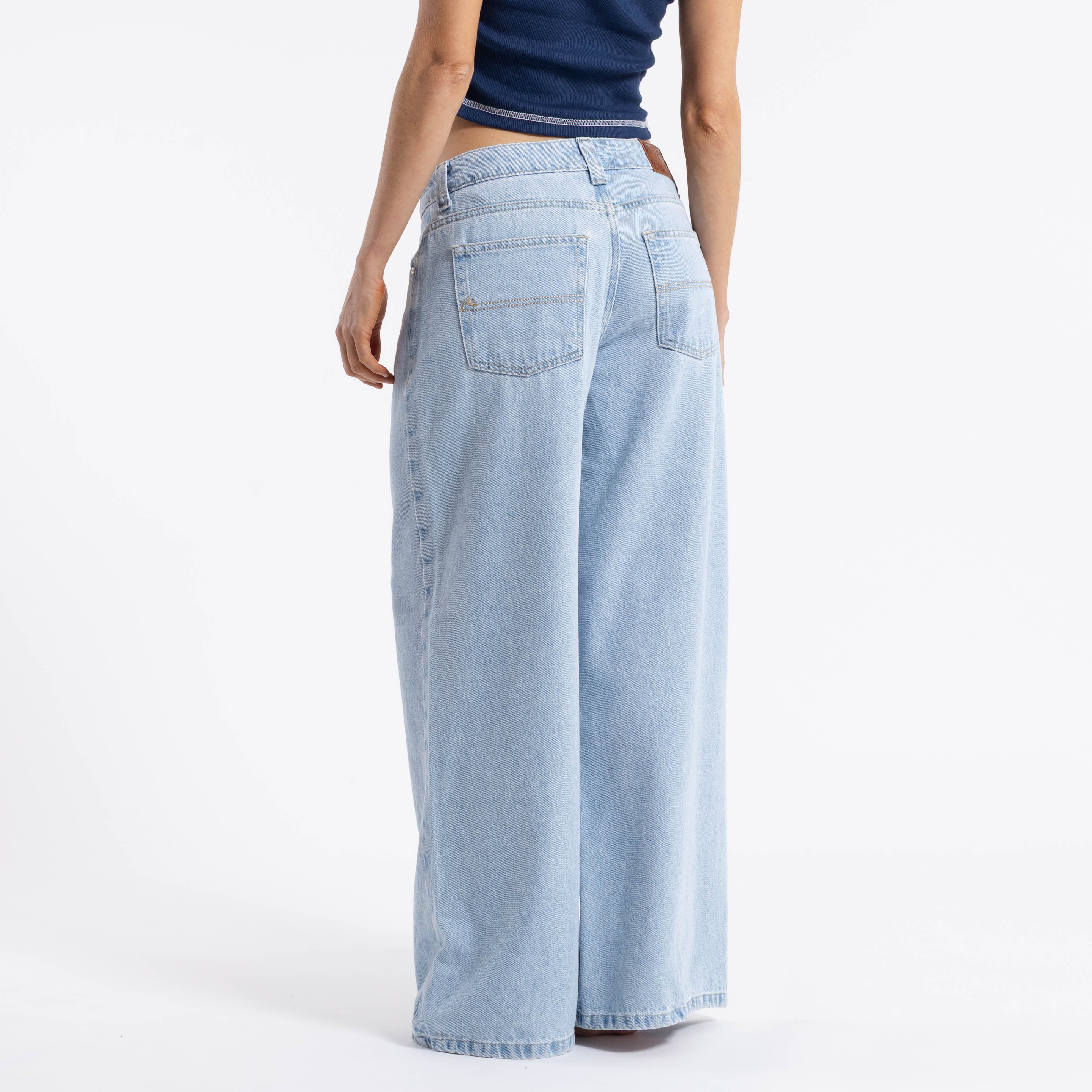 Jean Low Rise Super Wide Leg Sky Blue - Image 4