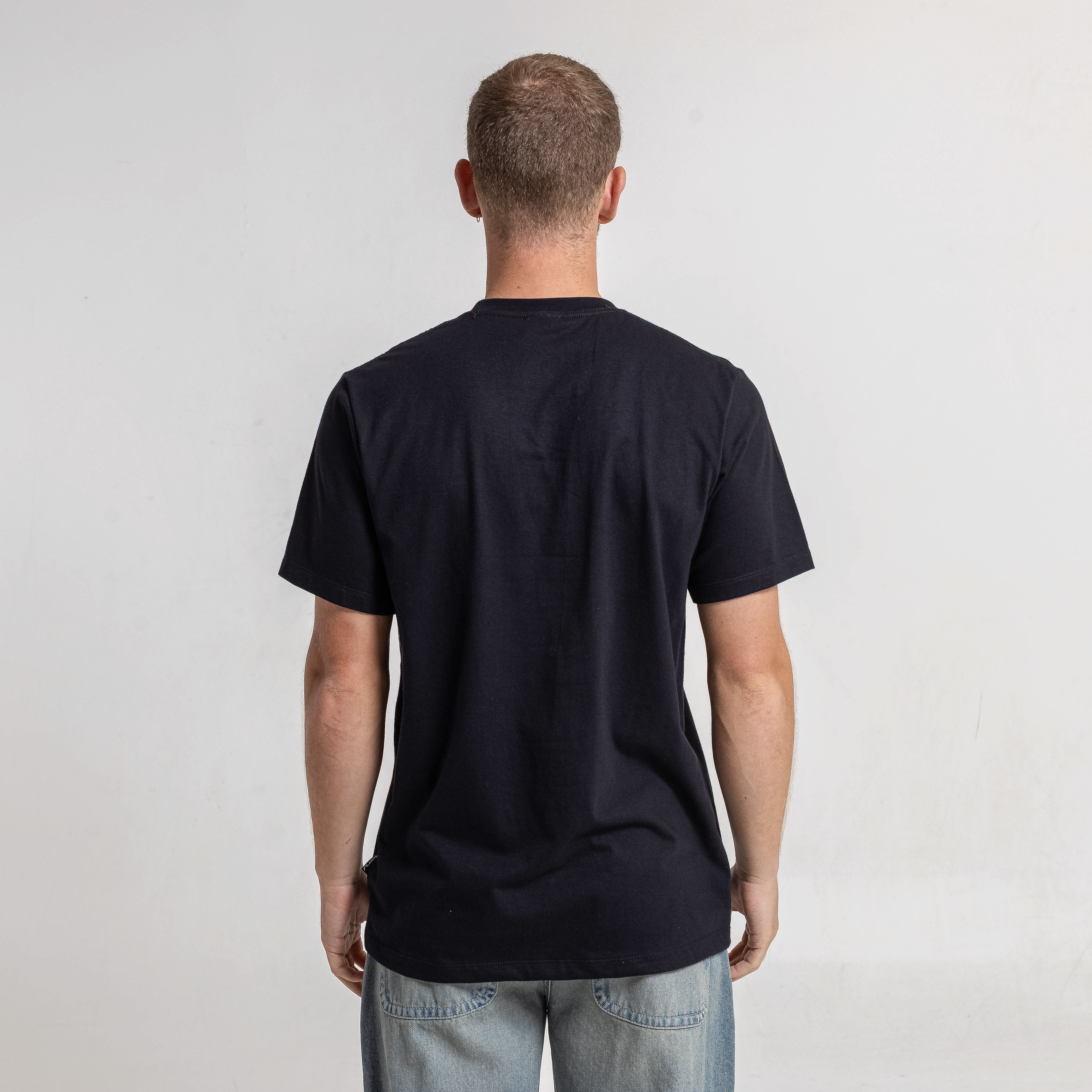 Remera Half Moon Black - Image 4