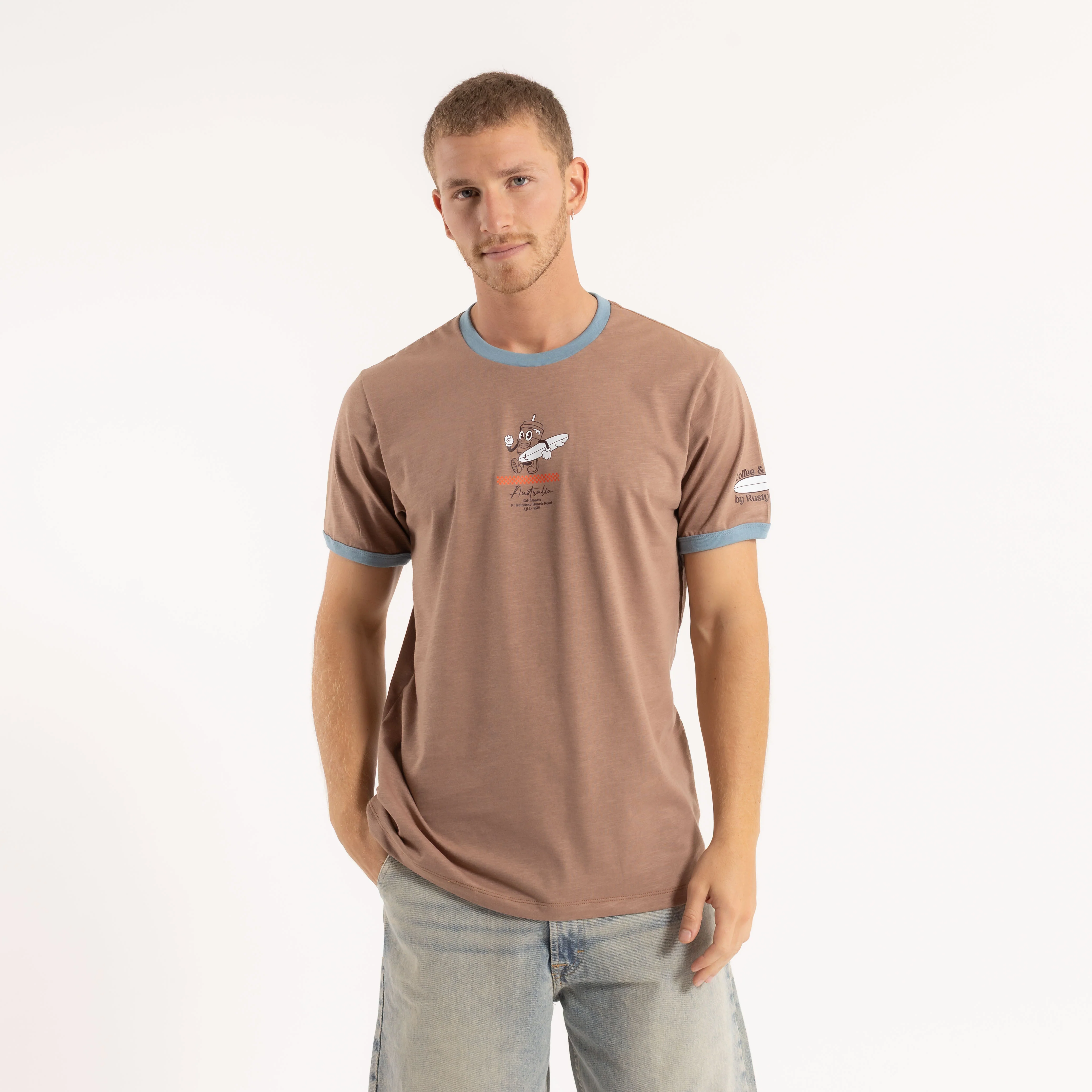 Remera Coffee & Surf Brown