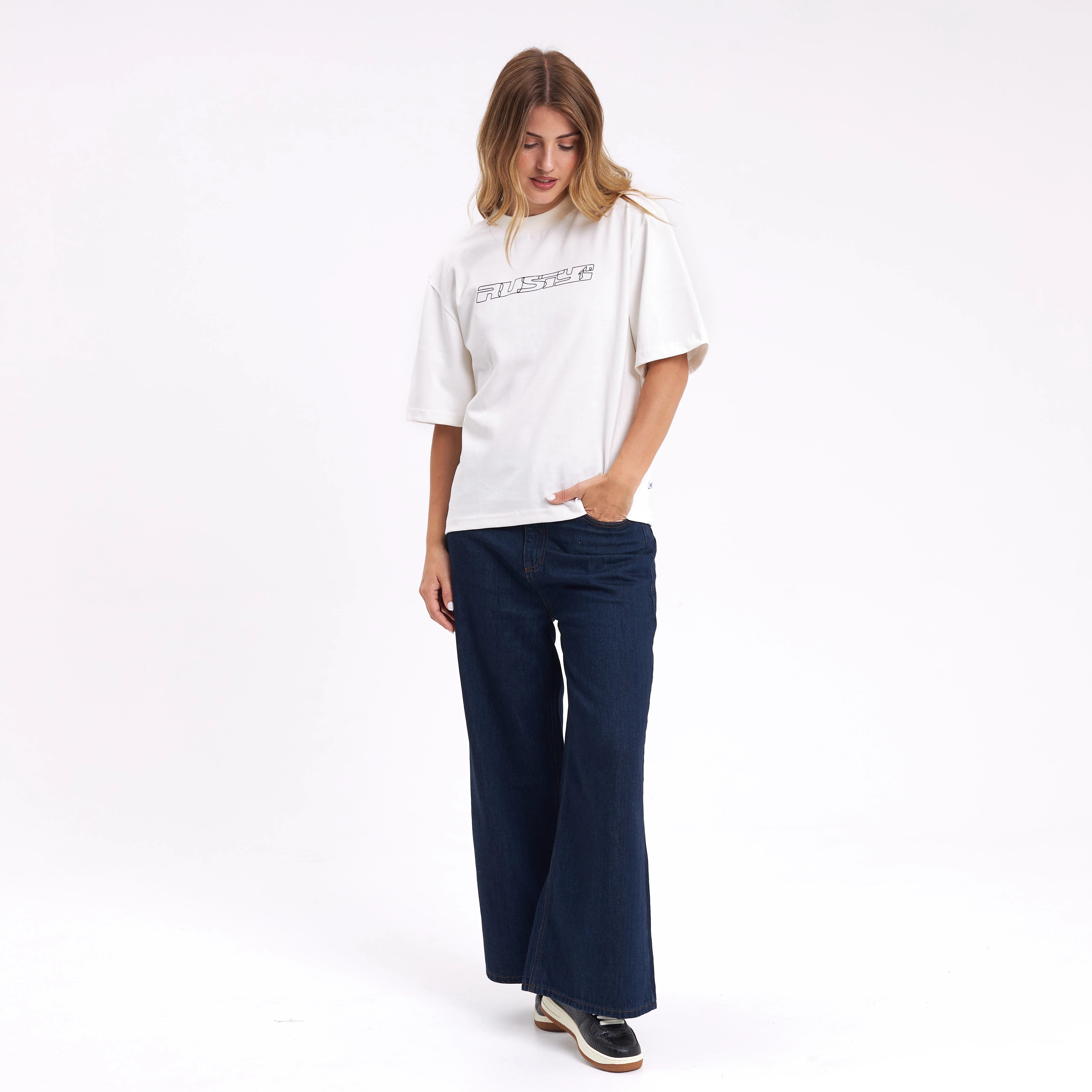 Remera Essential Crop Boxy Fit Off White - Image 4