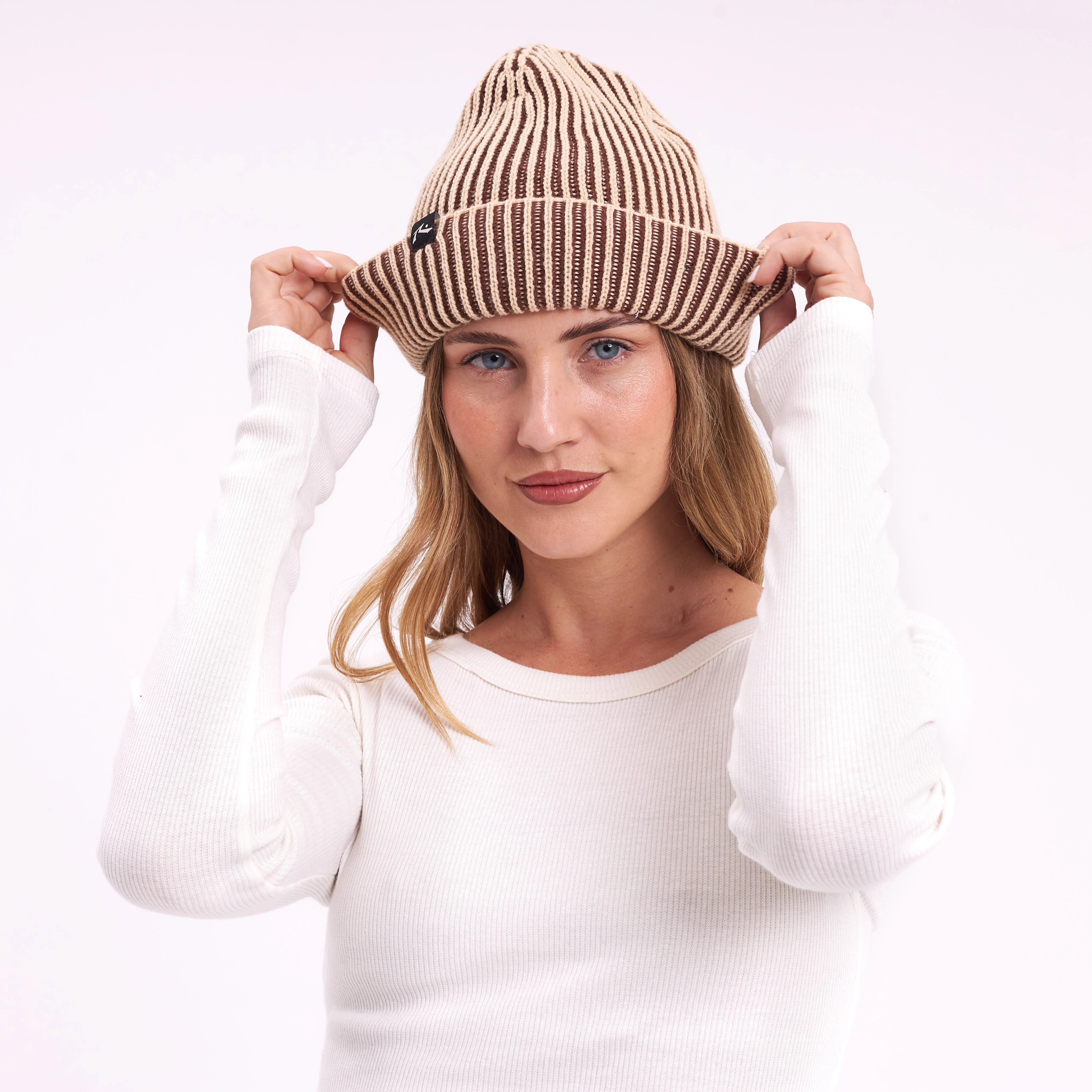 Remera Essential Fitted Off White - Image 4