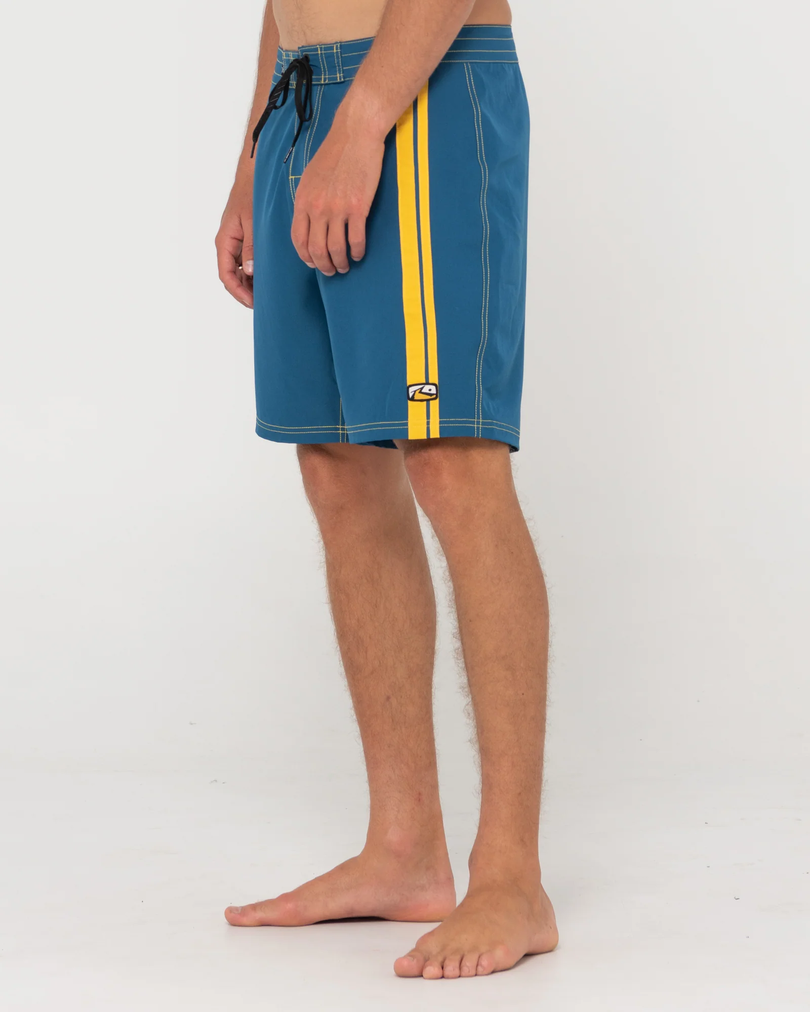 Short Burnt Rubber Fitted China Blue - Image 3